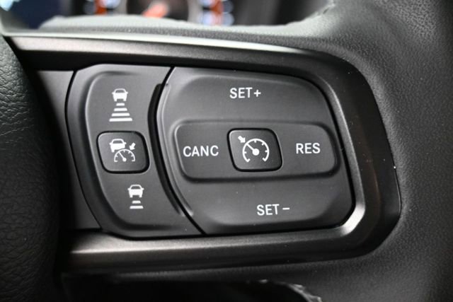 Used 2025 Jeep Gladiator Sport AWD/4WD image 15