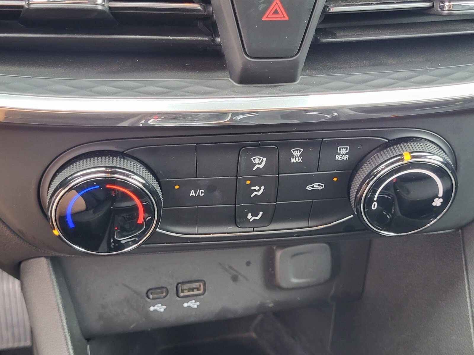 Used 2025 Buick Encore GX Preferred FWD image 22