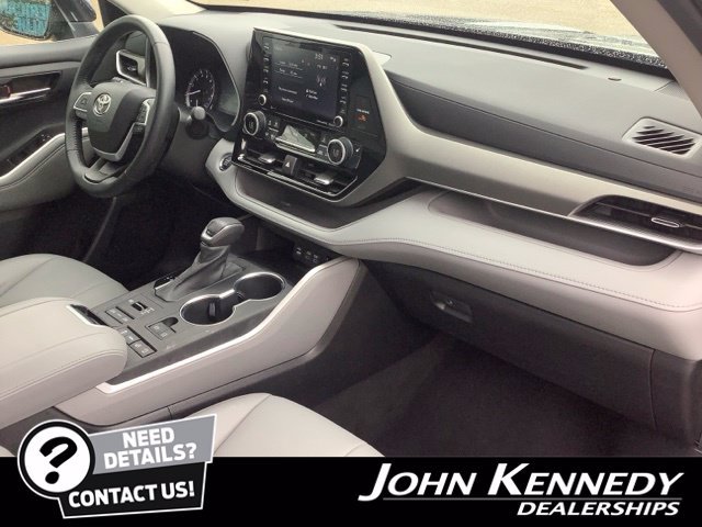 Used 2022 Toyota Highlander XLE AWD/4WD image 23