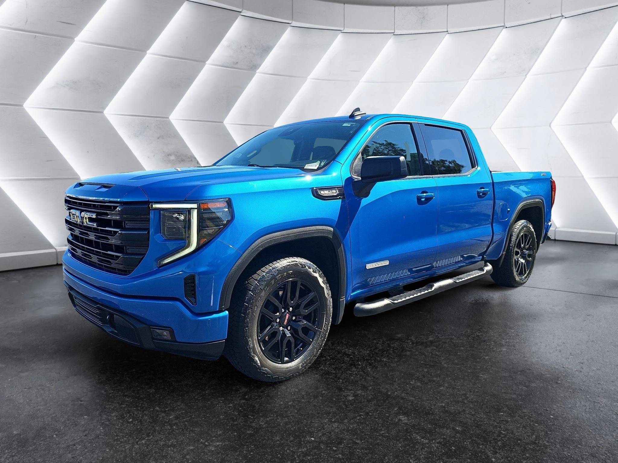 Used 2023 GMC Sierra 1500 Elevation w/ X31 Off-Road Package AWD/4WD image 3