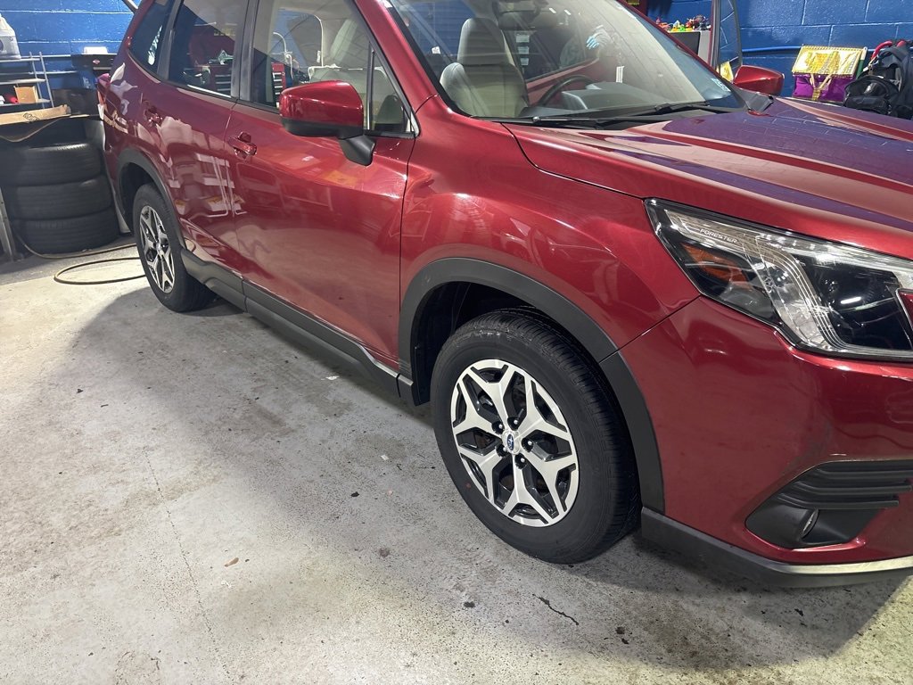 Used 2022 Subaru Forester Premium image 21