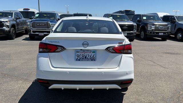 Used 2023 Nissan Versa SR w/ Trunk Package FWD image 4