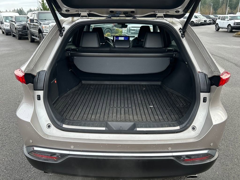 Used 2023 Toyota Venza XLE image 31