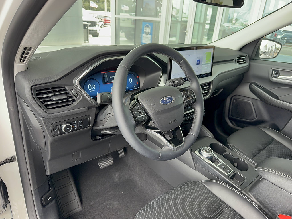 Certified 2024 Ford Escape Platinum AWD/4WD image 10
