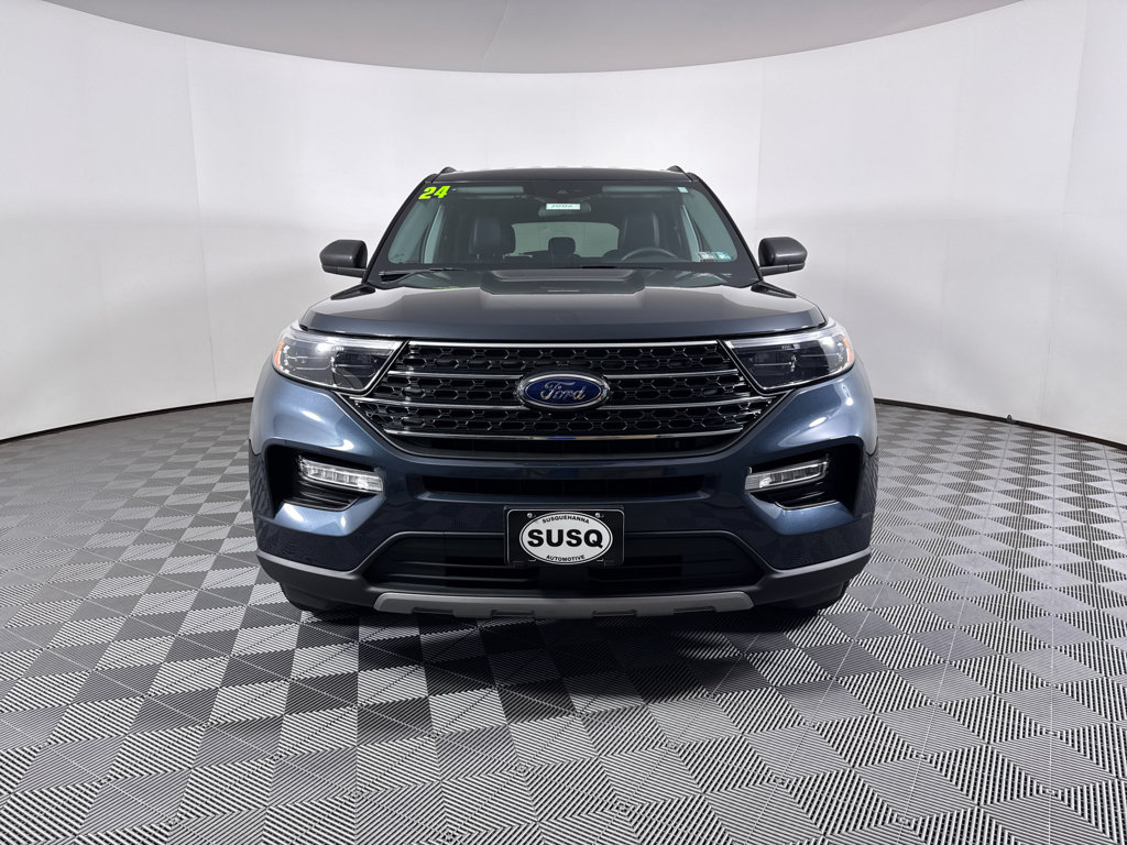 Certified 2024 Ford Explorer XLT w/ Equipment Group 202A AWD/4WD image 2
