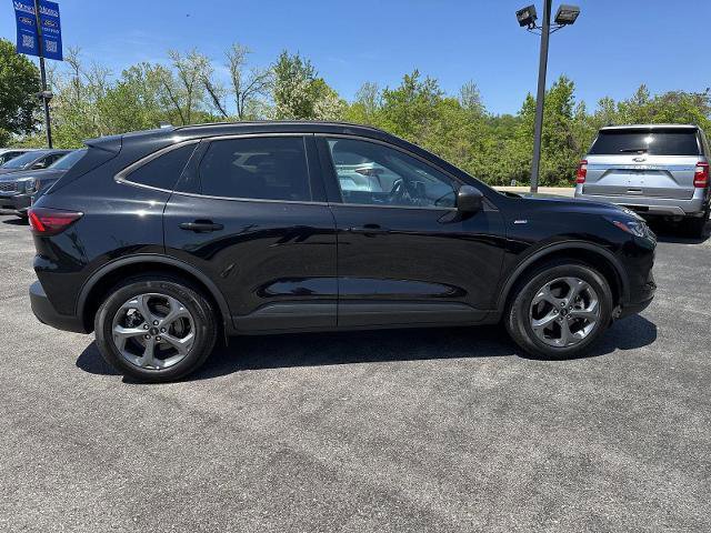 Certified 2025 Ford Escape ST-Line AWD/4WD image 2