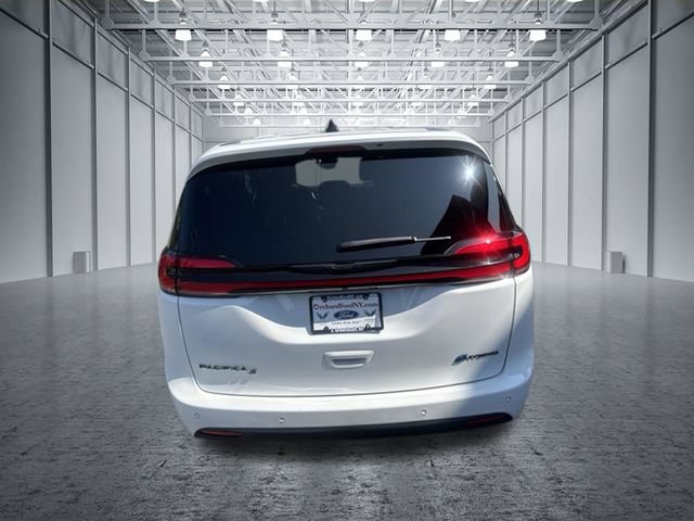 Used 2024 Chrysler Pacifica Limited FWD image 9