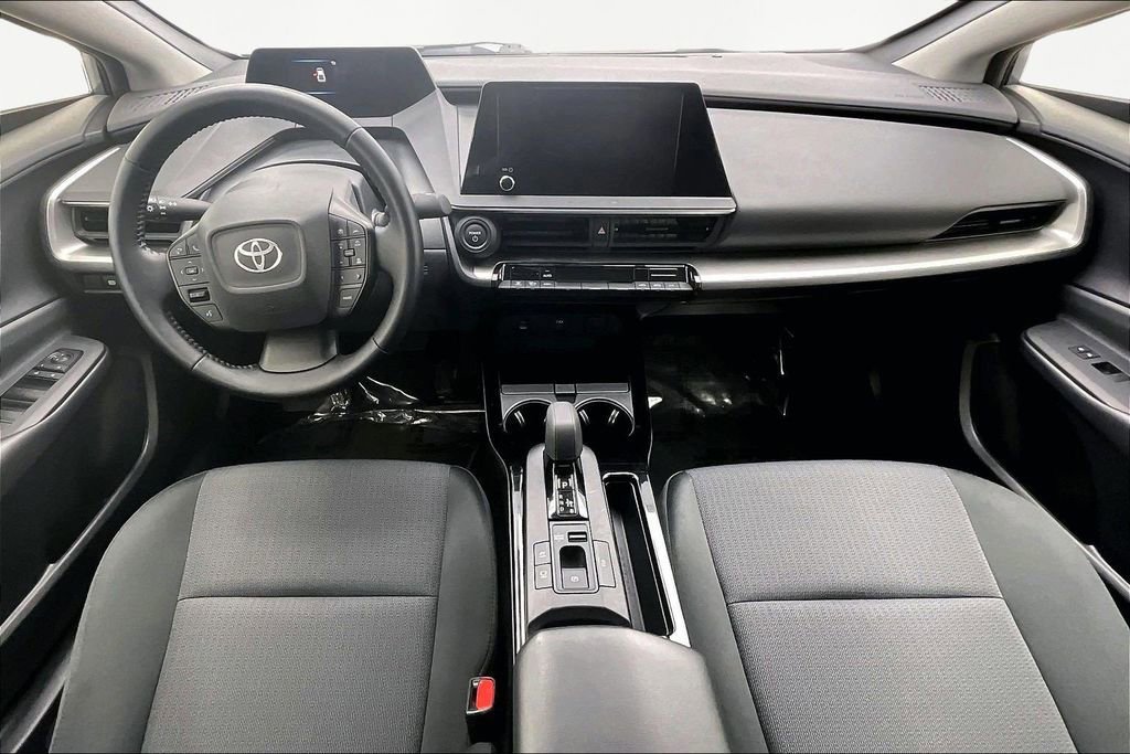 Used 2025 Toyota Prius LE FWD image 16