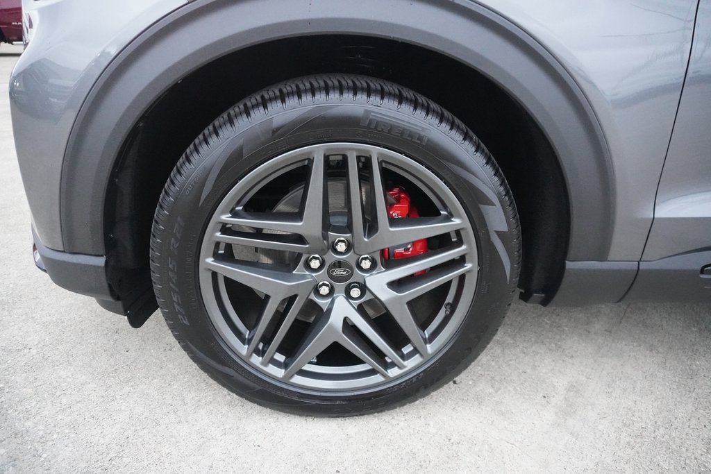 Certified 2025 Ford Explorer ST-Line w/ Premium Package image 32