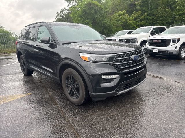 Certified 2024 Ford Explorer XLT w/ Equipment Group 202A AWD/4WD image 1