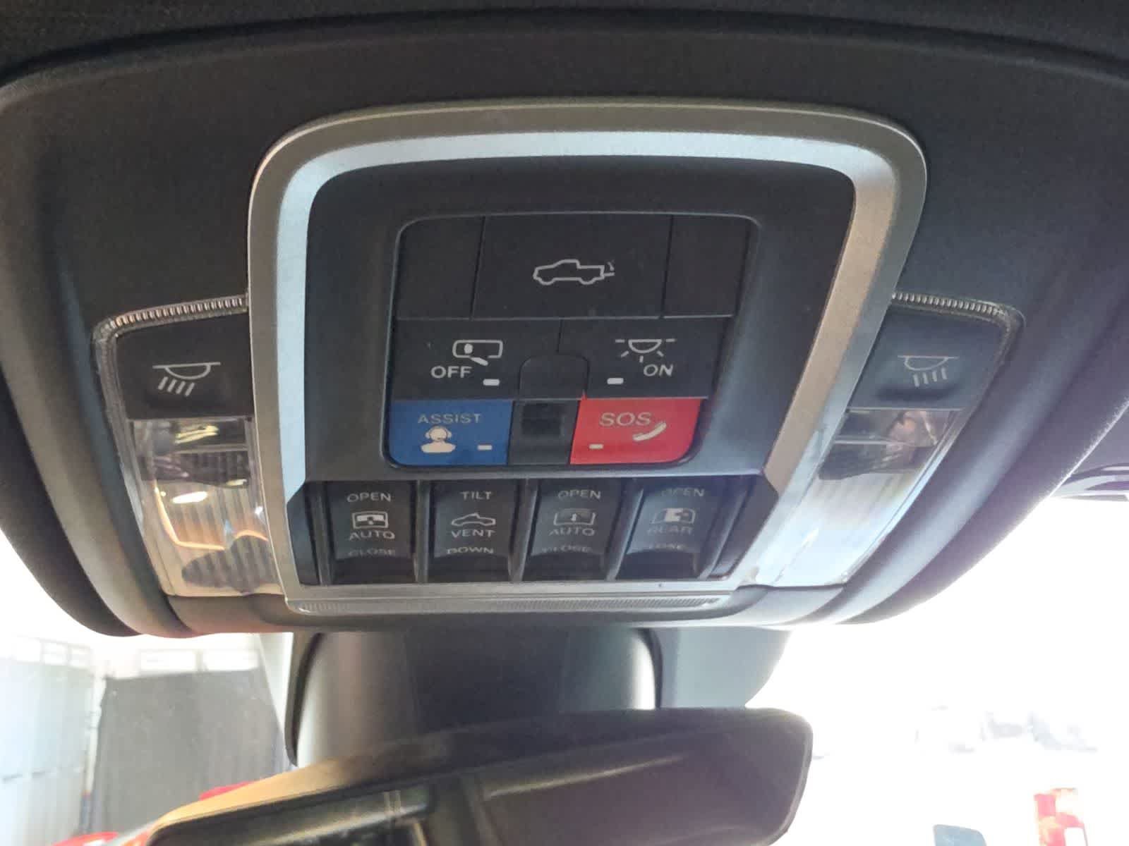 Used 2019 RAM 1500 Laramie AWD/4WD image 28
