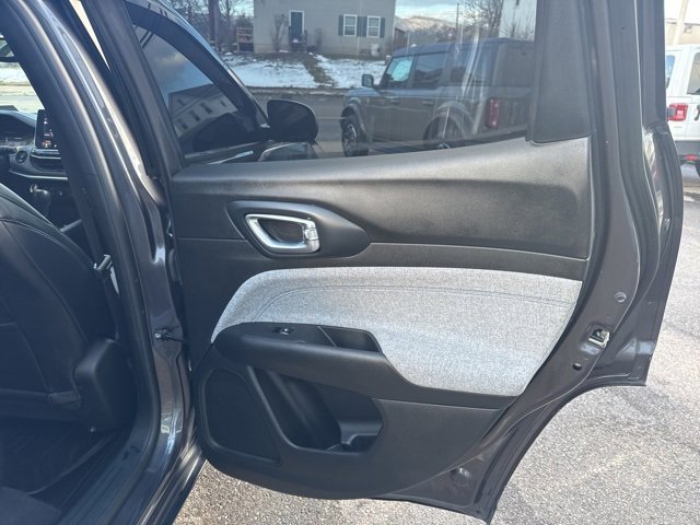 Used 2024 Jeep Compass Latitude image 27