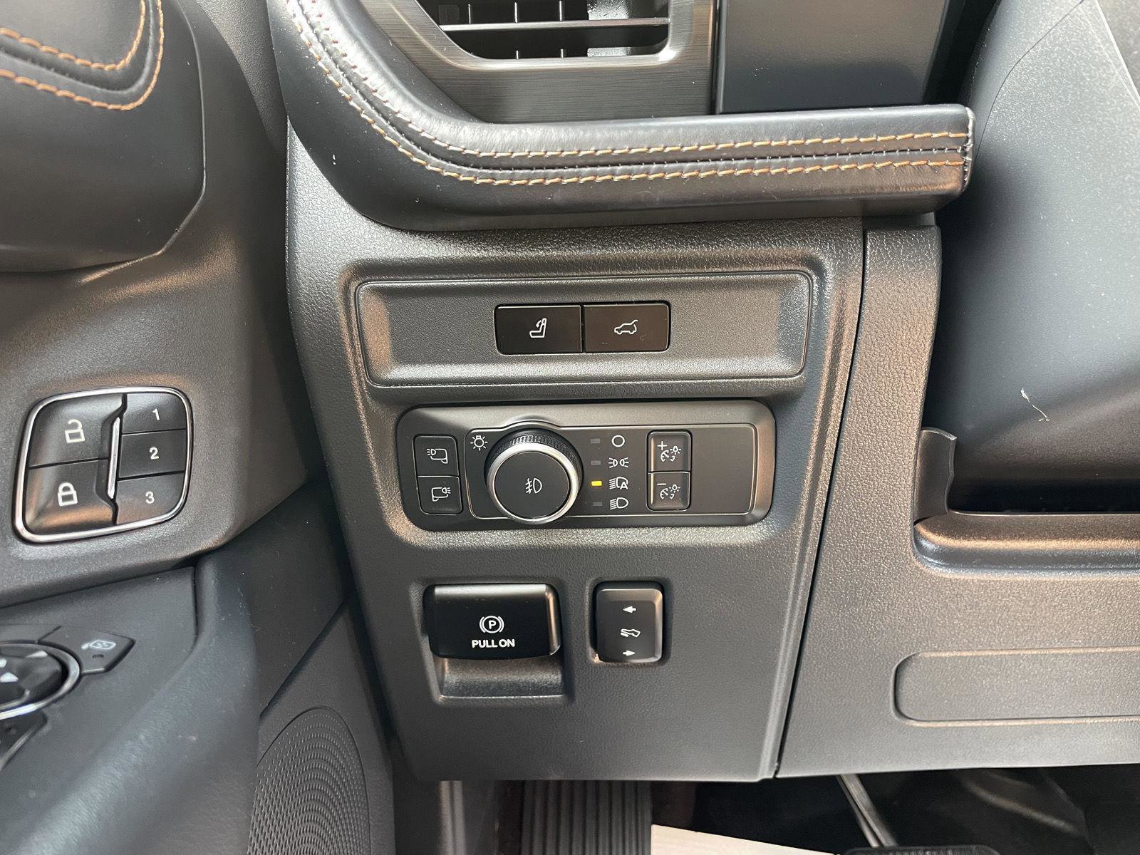 Certified 2023 Ford Expedition Platinum AWD/4WD image 16