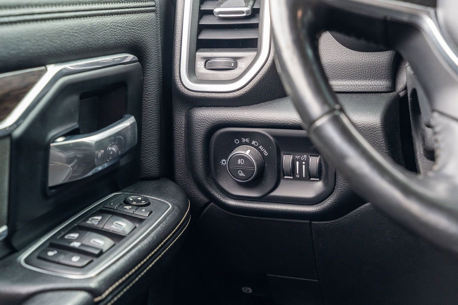 Used 2020 RAM 2500 Laramie image 32