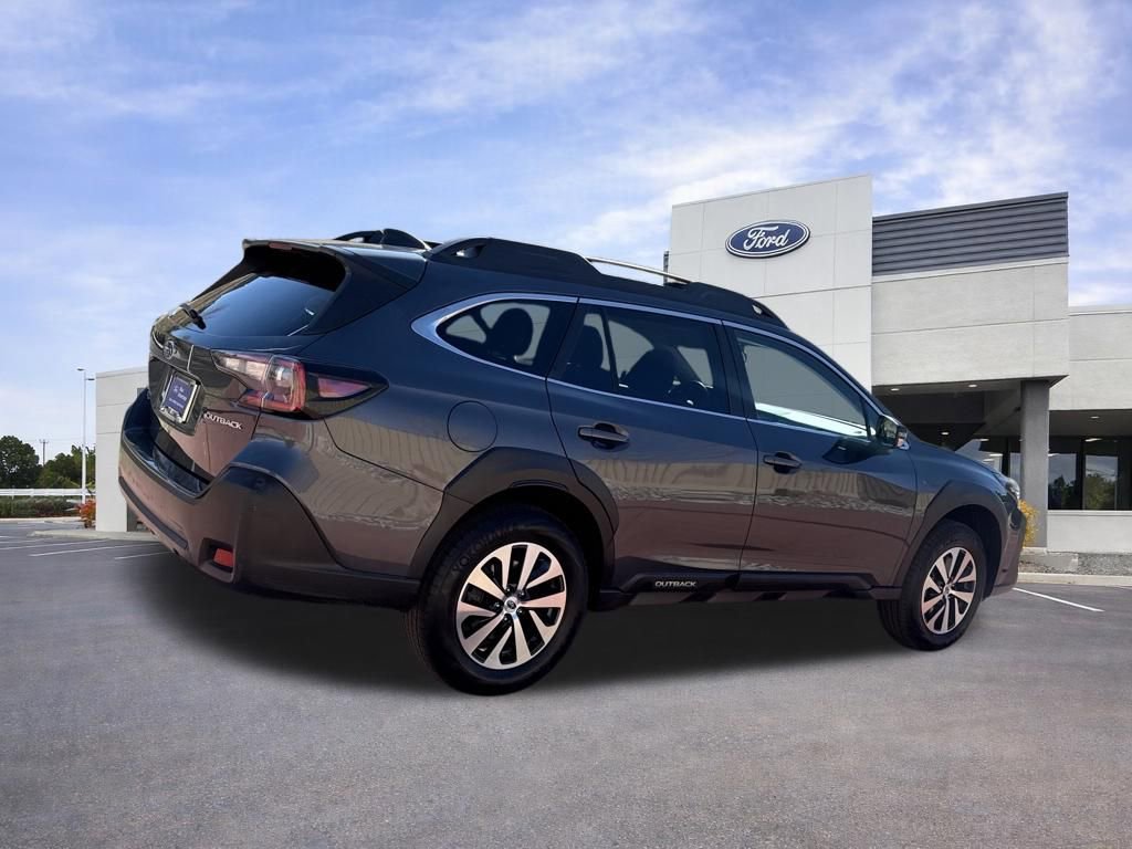 Used 2023 Subaru Outback Premium AWD/4WD image 8