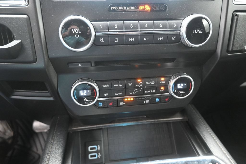Certified 2018 Ford Expedition Max Limited RWD image 9