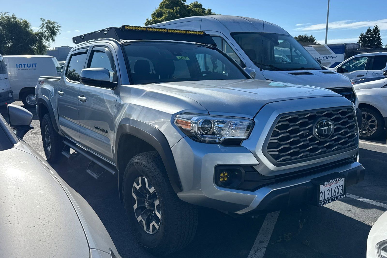 Used 2023 Toyota Tacoma TRD Off-Road w/ Technology Package AWD/4WD image 2