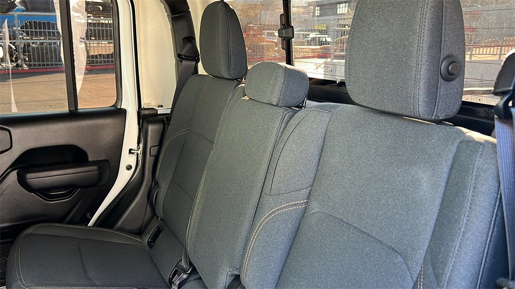 Used 2024 Jeep Gladiator Sport image 9