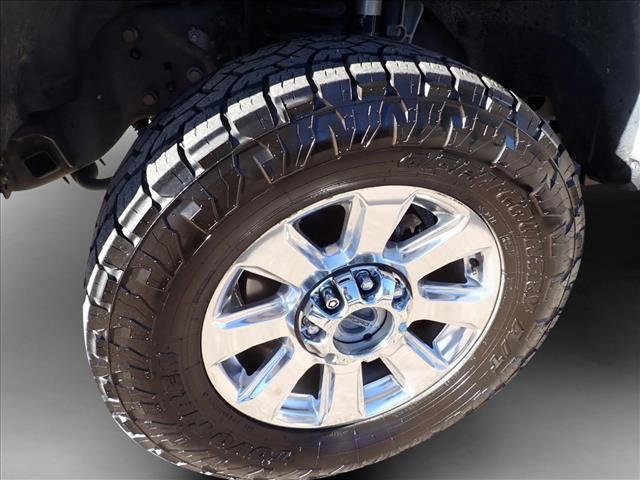 Certified 2022 Ford F350 Platinum w/ FX4 Off-Road Package image 5