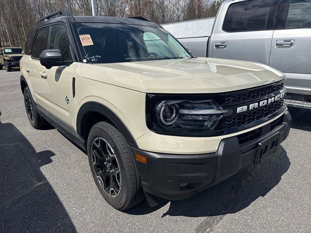 Certified 2025 Ford Bronco Sport Outer Banks w/ Outer Banks Tech Package+ AWD/4WD image 9