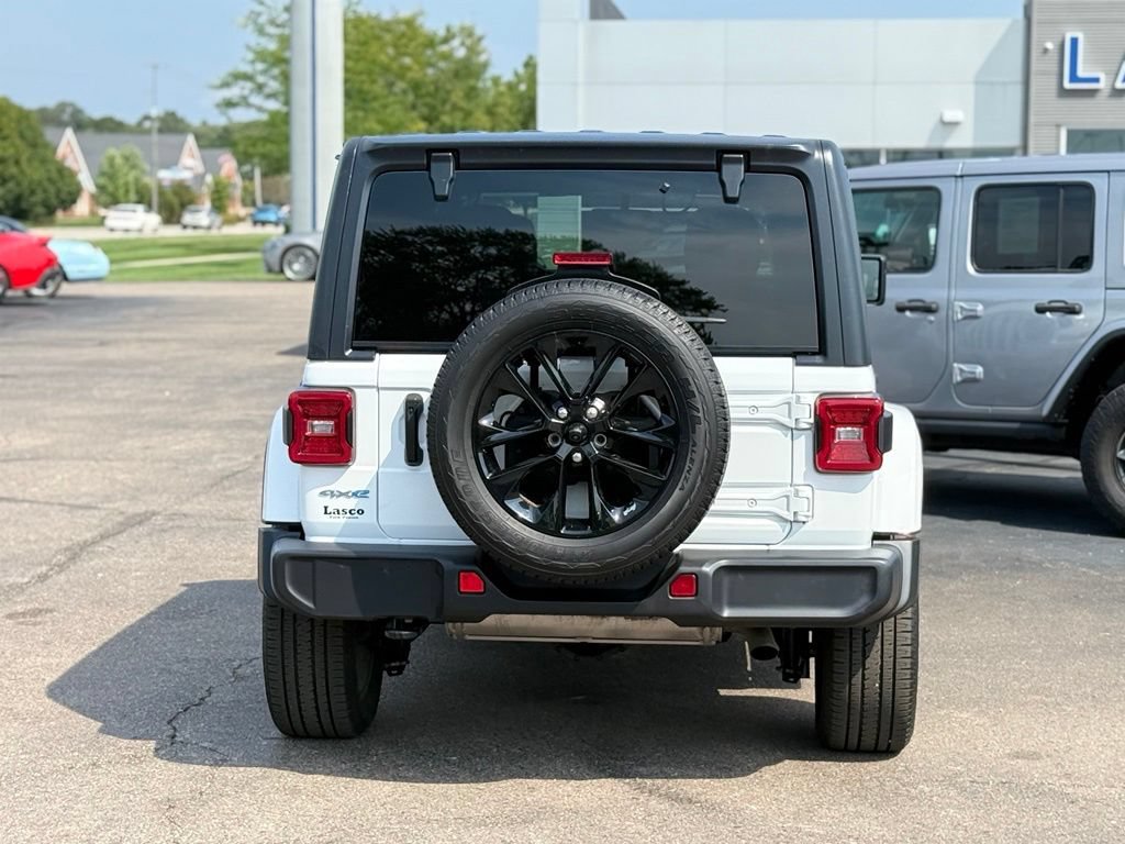 Used 2021 Jeep Wrangler Unlimited Sahara AWD/4WD image 33