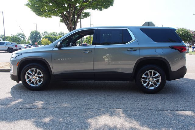 Used 2023 Chevrolet Traverse LS FWD image 4