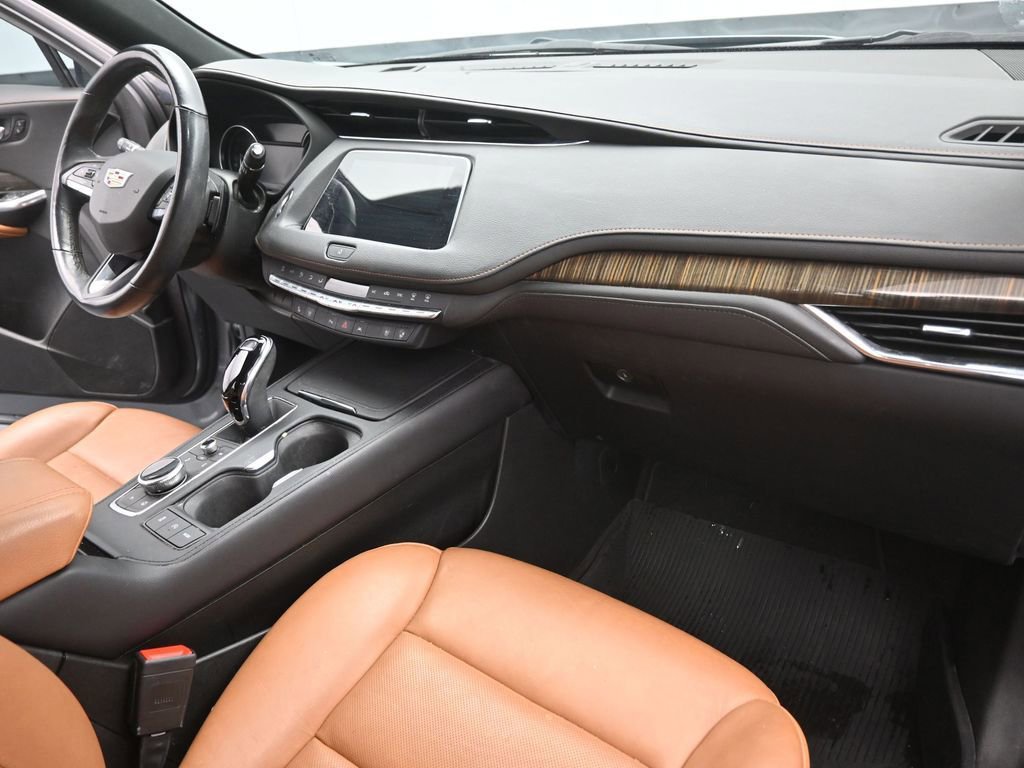 Used 2023 Cadillac XT4 Sport image 21