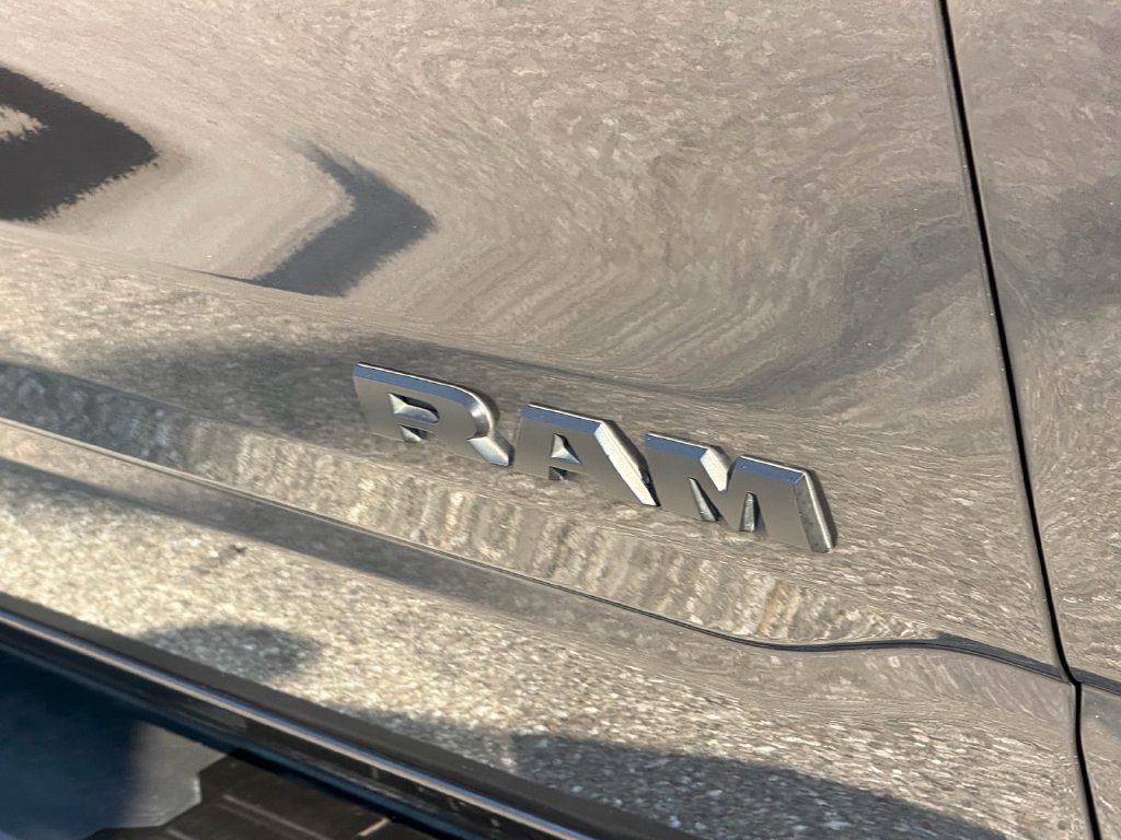 Used 2022 RAM 1500 Big Horn AWD/4WD image 10