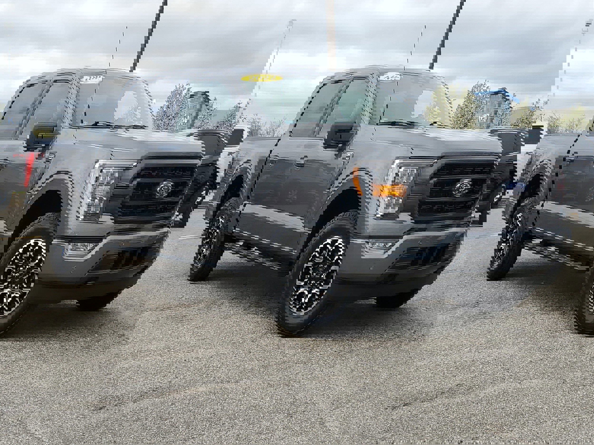 Certified 2022 Ford F150 XLT w/ Equipment Group 302A High image 5