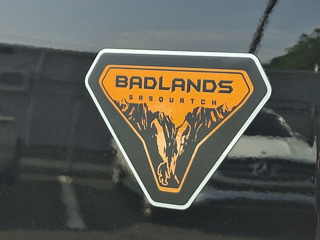 Certified 2025 Ford Bronco Badlands w/ Sasquatch Package AWD/4WD image 31