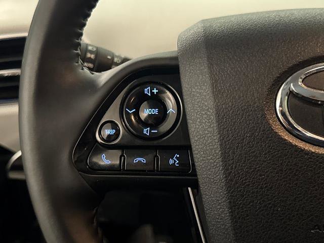 Used 2022 Toyota Prius L image 18