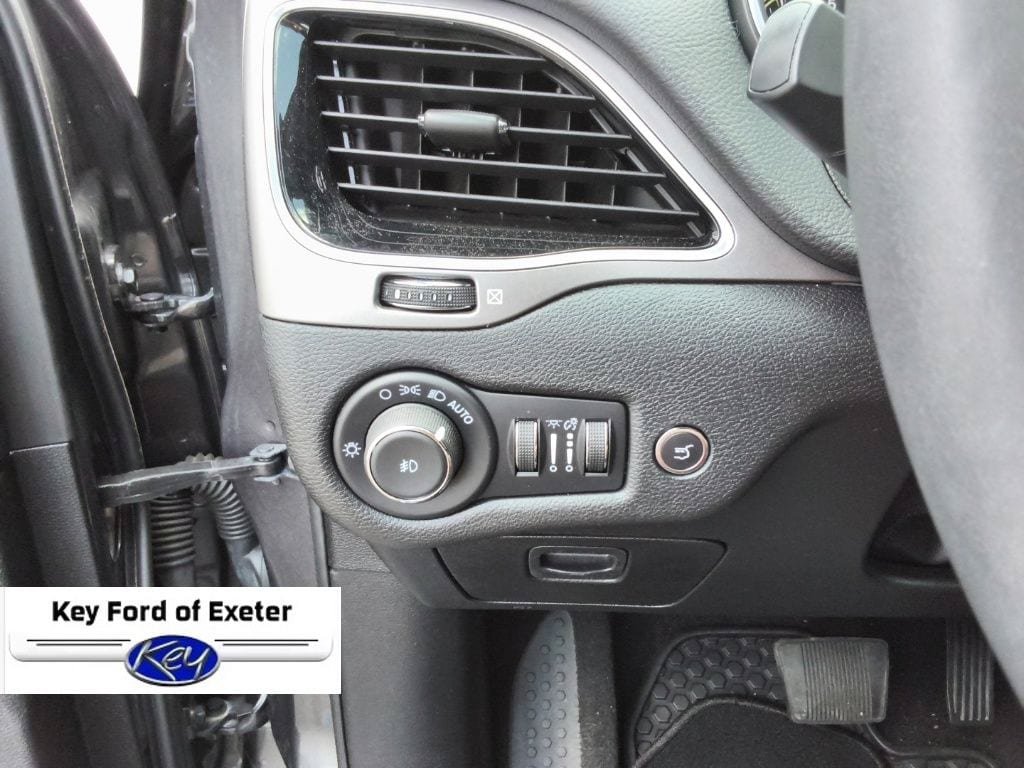 Used 2022 Jeep Cherokee Limited AWD/4WD image 24
