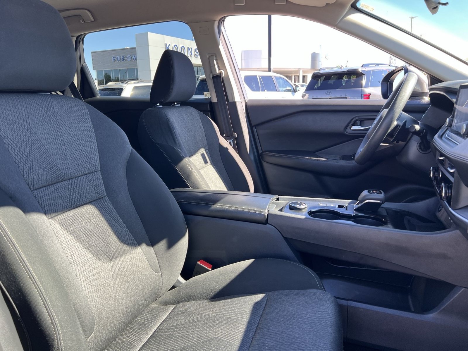 Used 2024 Nissan Rogue SV AWD/4WD image 25
