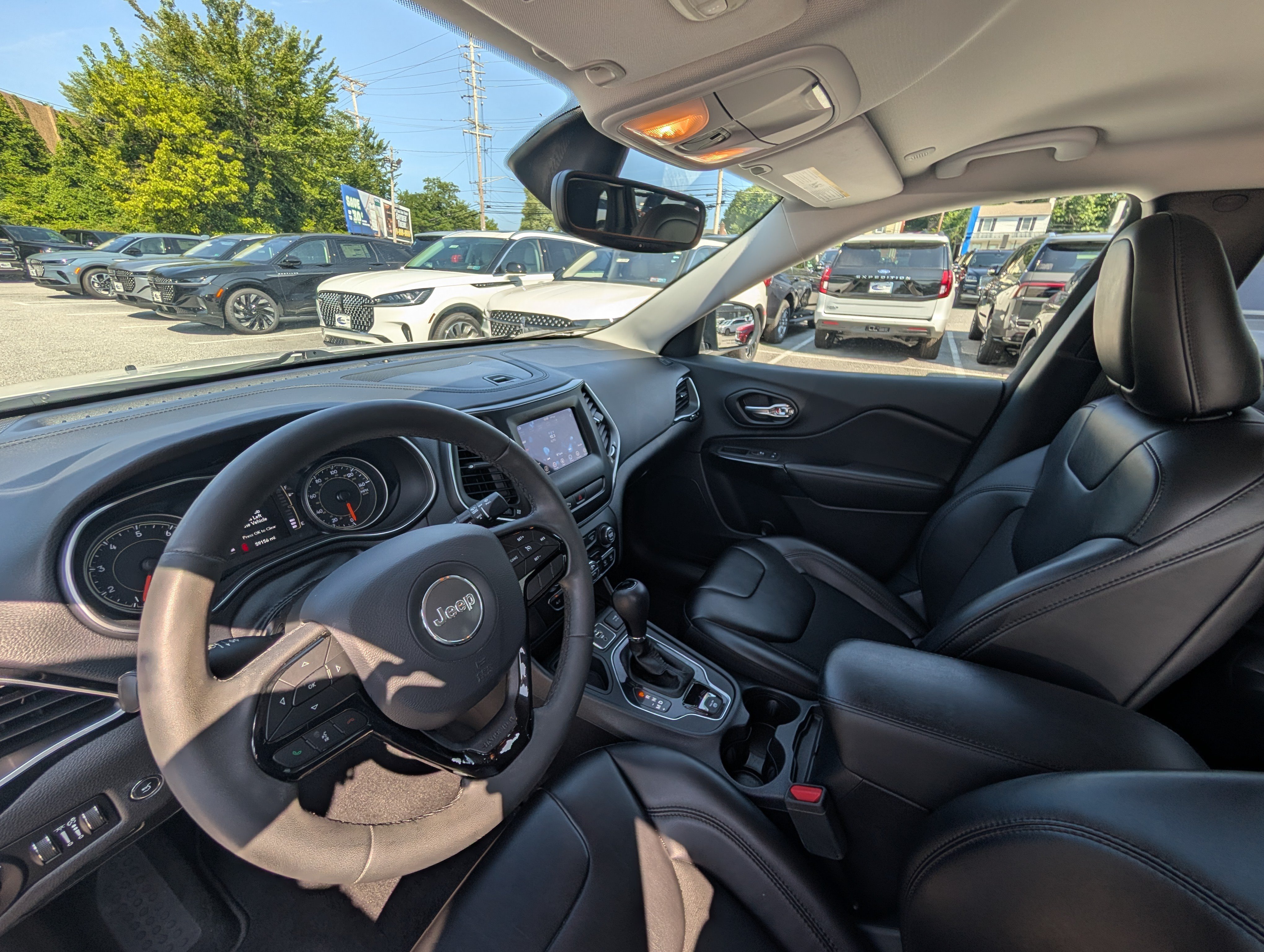 Used 2020 Jeep Cherokee Latitude Plus FWD image 17