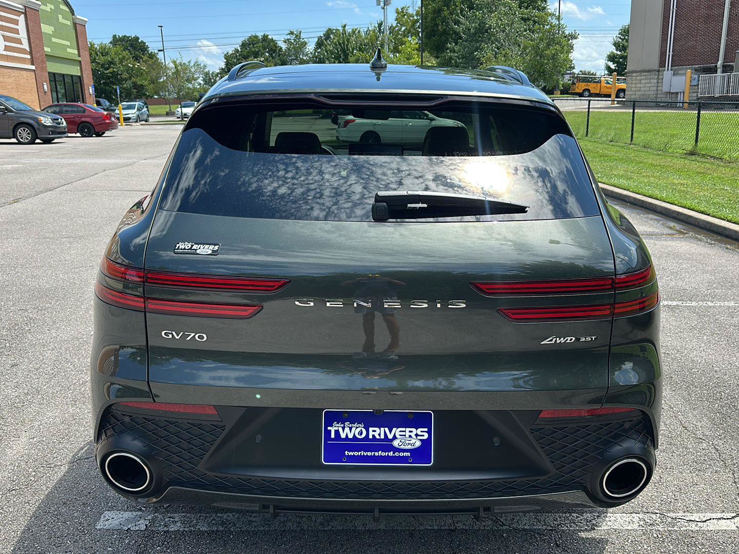 Used 2025 Genesis GV70 3.5T Sport w/ Sport Advanced Package AWD/4WD image 4