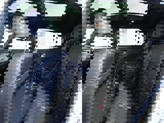 Used 2018 Mercedes-Benz GLA 250 4MATIC image 13