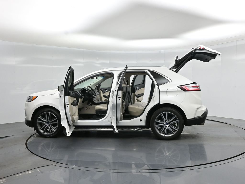 Certified 2020 Ford Edge Titanium FWD image 34