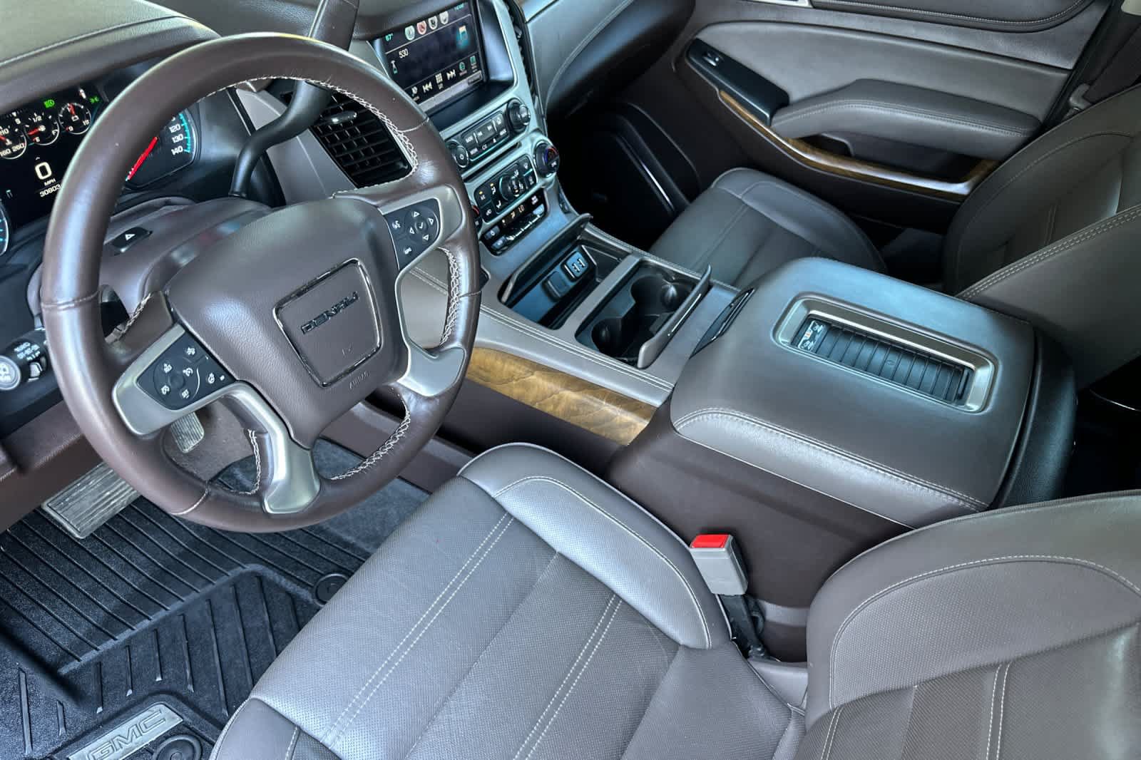 Used 2020 GMC Yukon Denali AWD/4WD image 11