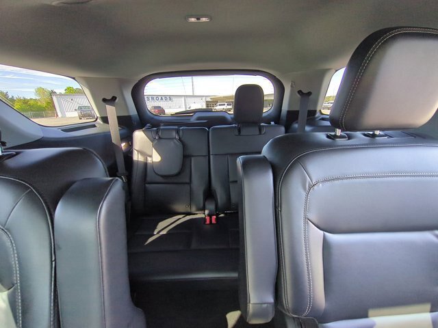 Certified 2022 Ford Explorer XLT w/ Equipment Group 202A AWD/4WD image 33