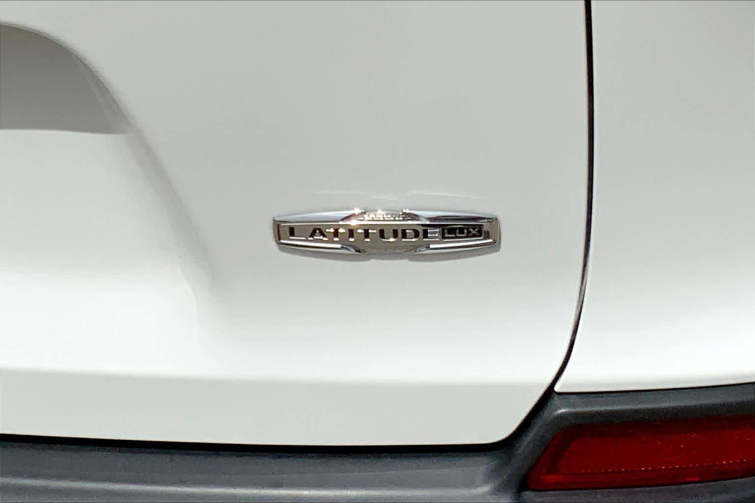 Used 2022 Jeep Cherokee Latitude Lux AWD/4WD image 52