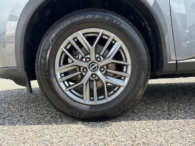 Used 2023 Nissan Rogue S AWD/4WD image 21