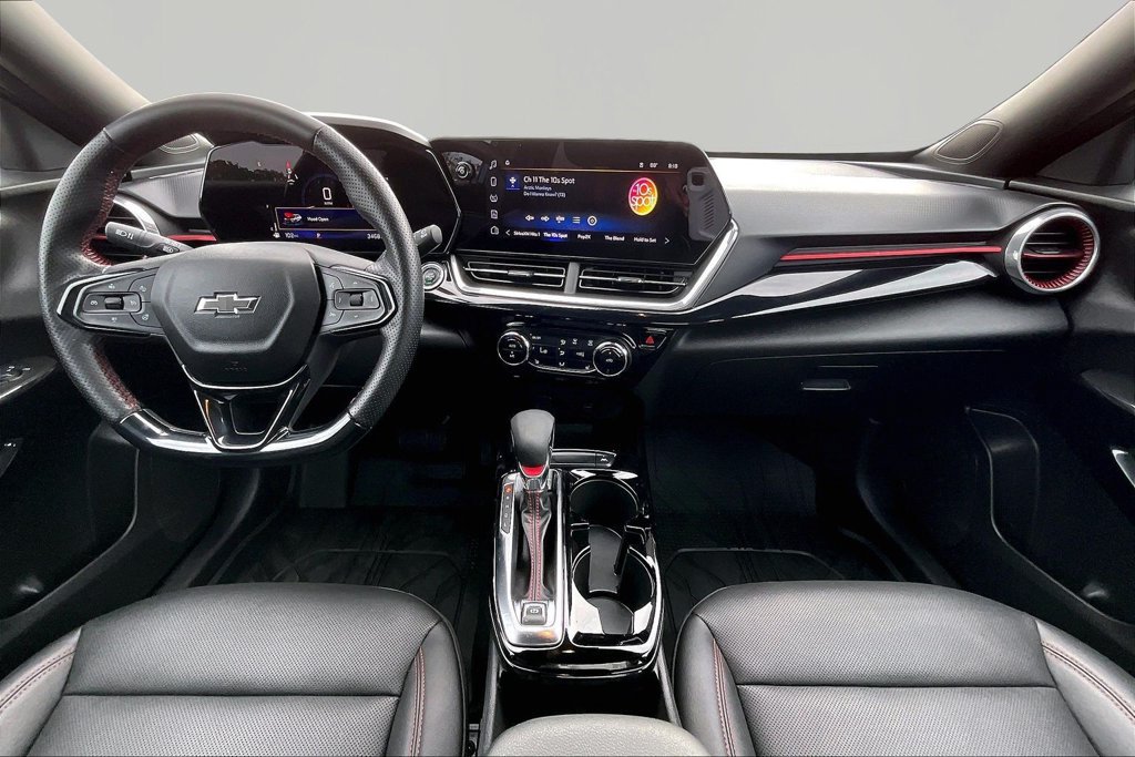 Used 2024 Chevrolet Trax RS w/ Driver Confidence Package FWD image 16