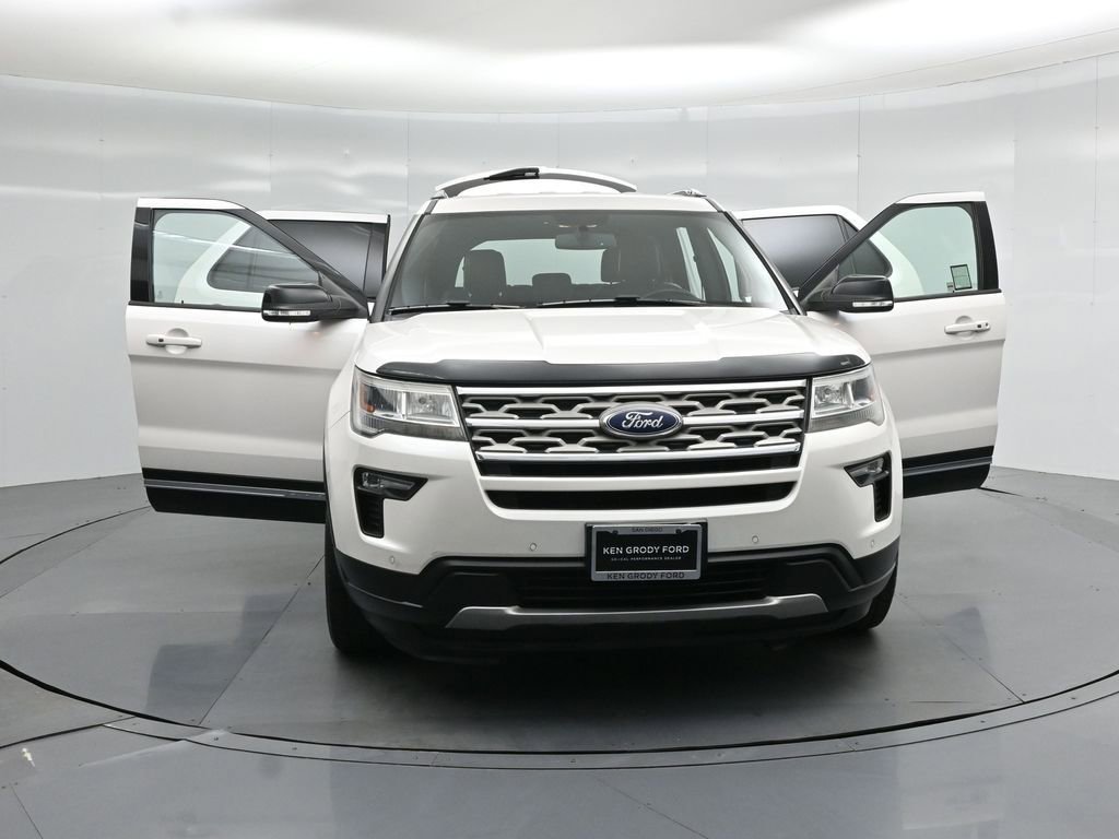 Certified 2018 Ford Explorer XLT w/ Equipment Group 202A FWD image 31