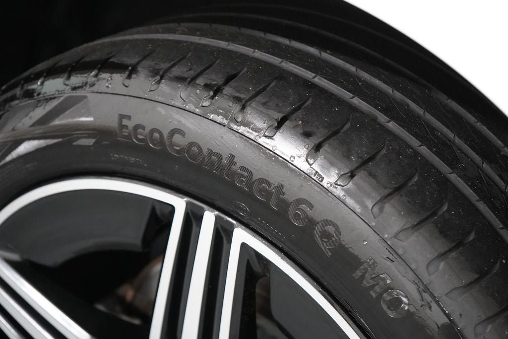 Used 2024 Mercedes-Benz GLC 300 4MATIC w/ AMG Line image 33