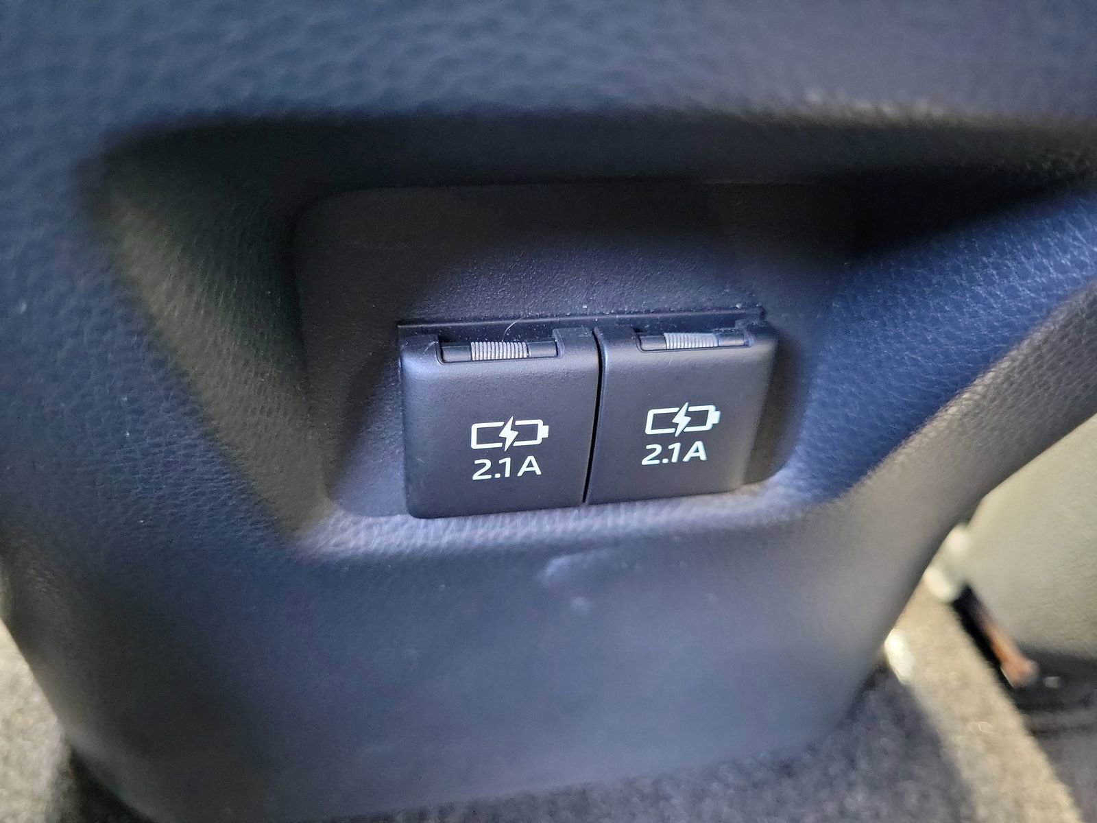 Used 2019 Toyota RAV4 XLE Premium FWD image 13