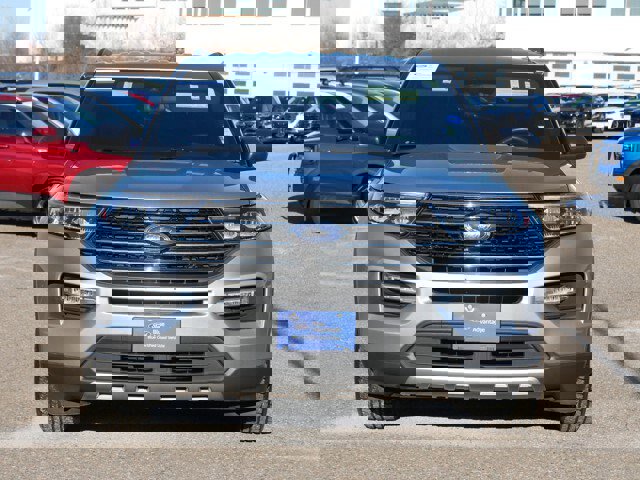 Certified 2020 Ford Explorer XLT w/ Equipment Group 202A image 8