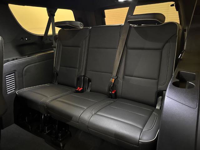 Used 2024 Chevrolet Suburban Premier w/ Advanced Technology Package RWD image 35