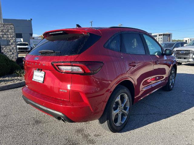 Certified 2024 Ford Escape ST-Line w/ Tech Pack #1 AWD/4WD image 4
