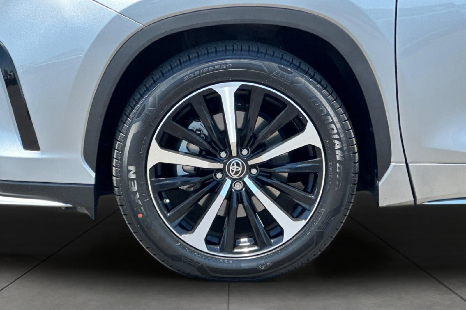 Used 2022 Toyota Highlander XSE AWD/4WD image 31