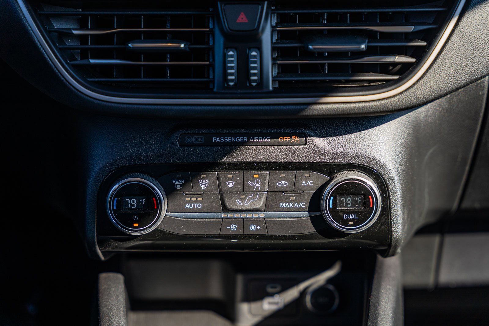 Certified 2021 Ford Escape SE w/ SE Sport Appearance Package image 30